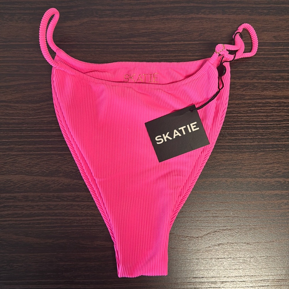 NWT Skatie Bobbi Bottoms